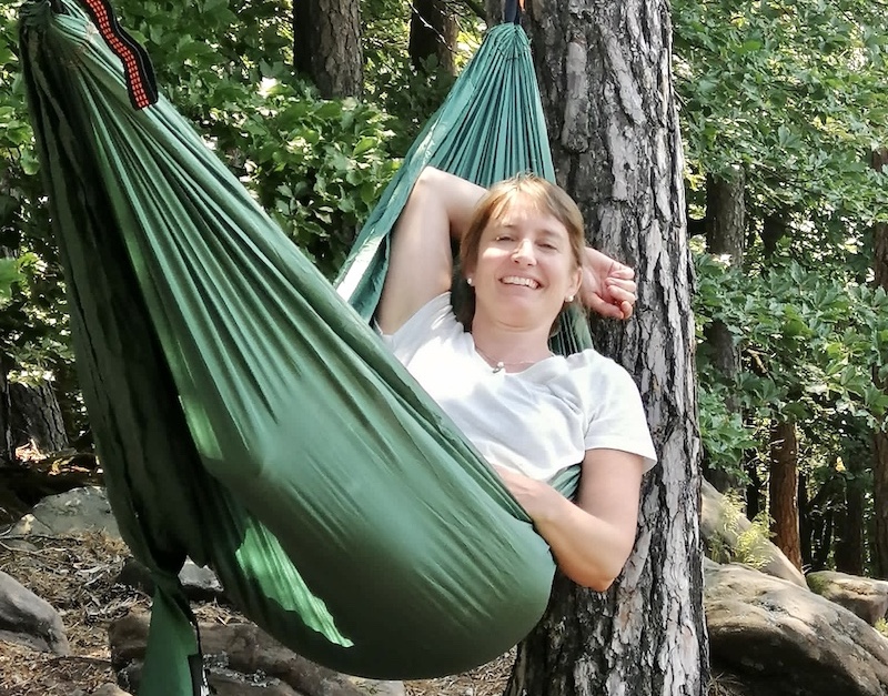 Annika in ihrer Hängematte